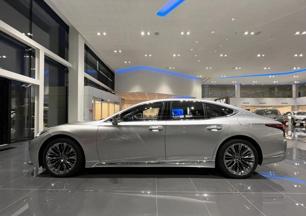 Lexus LS cena 385000 przebieg: 63858, rok produkcji 2021 z Kętrzyn małe 562